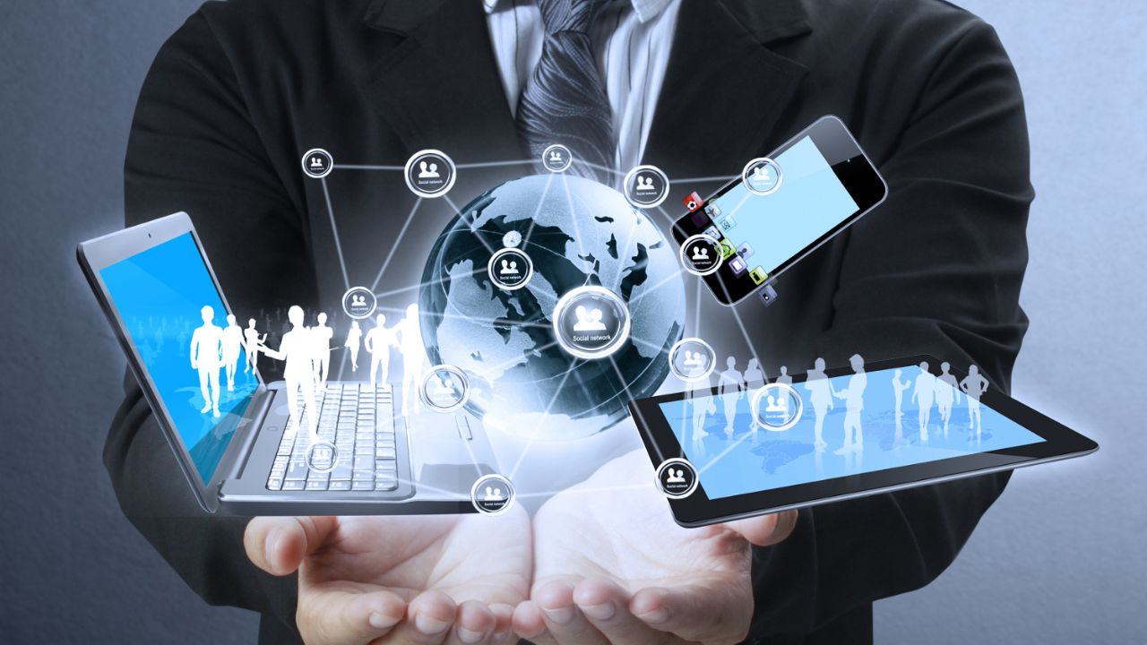 Read more about the article The Positive and Negative Effects of Technology on Human Life