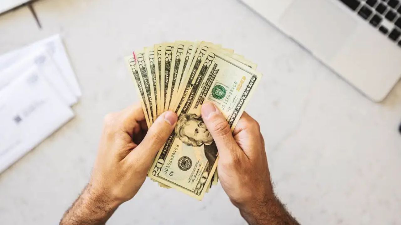 Read more about the article 12 Smartest Ways to Invest with Minimal Savings