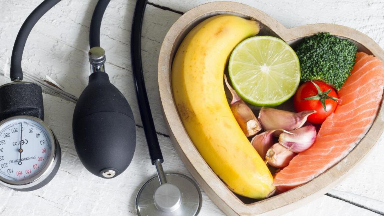 Read more about the article 7 Simple Home Remedies to Control High Blood Pressure